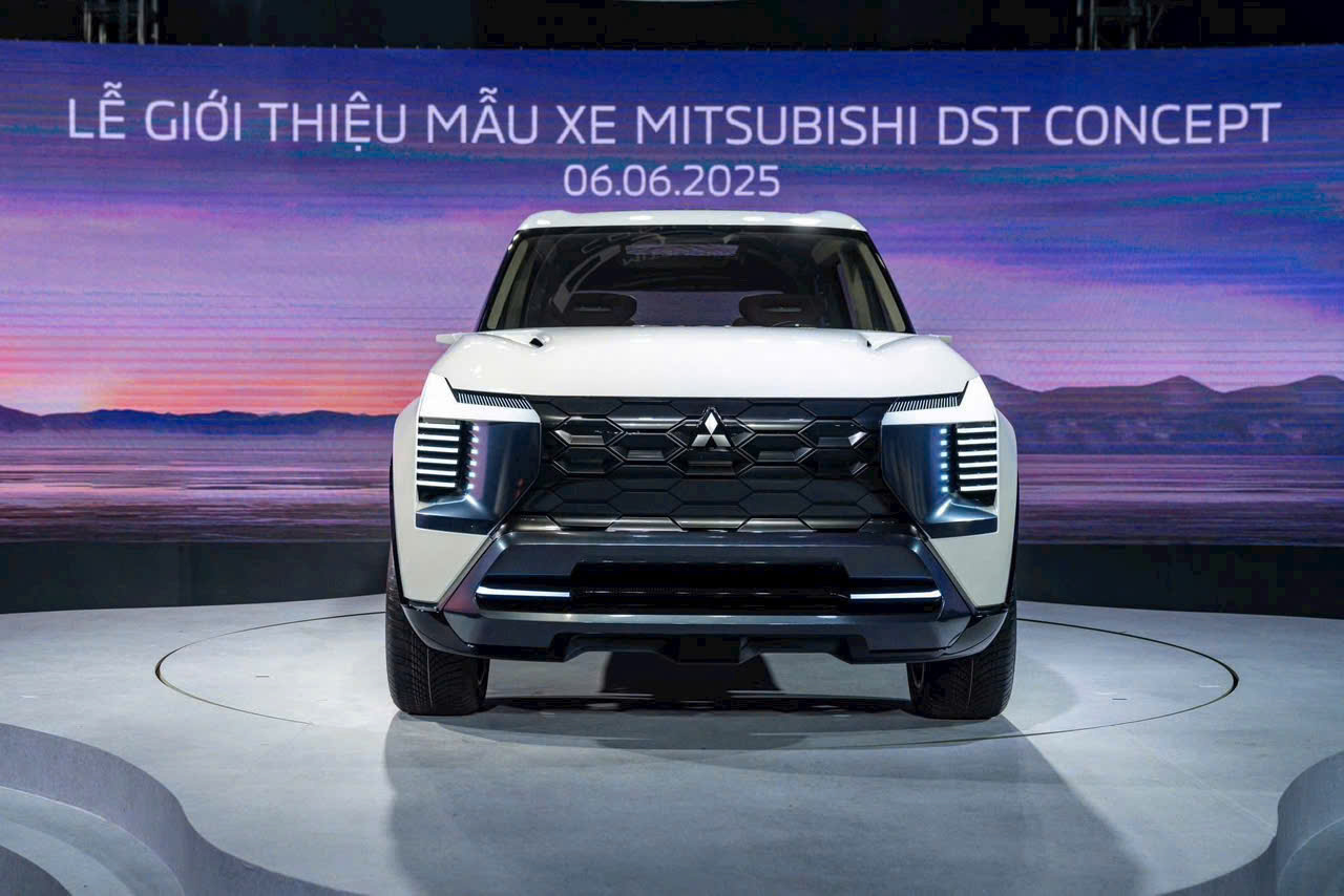 z6678044545632 66c112b9723ba67973005e3612a17875 Khám phá SUV 7 Chỗ Mitsubishi DST Concept vừa được giới thiệu tại Việt Nam 6-6-2025