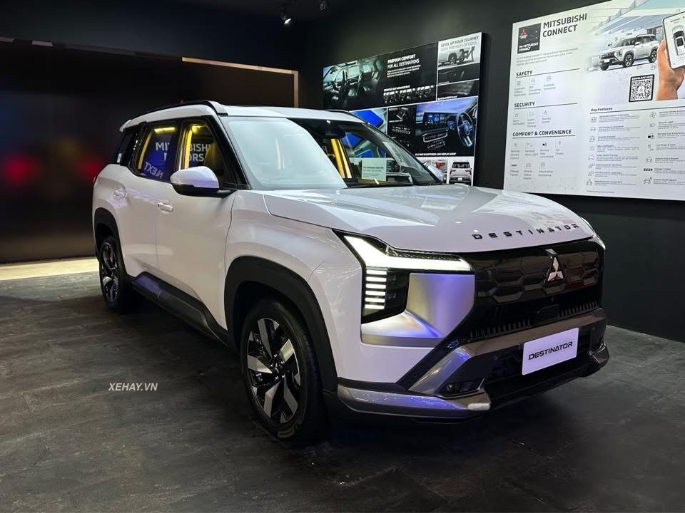 DST2 Mitsubishi Destinator C-SUV 7 chỗ thực thụ đã nhận về 2.000 đơn đặt sau 5 ngày ra mắt ở indoneisia
